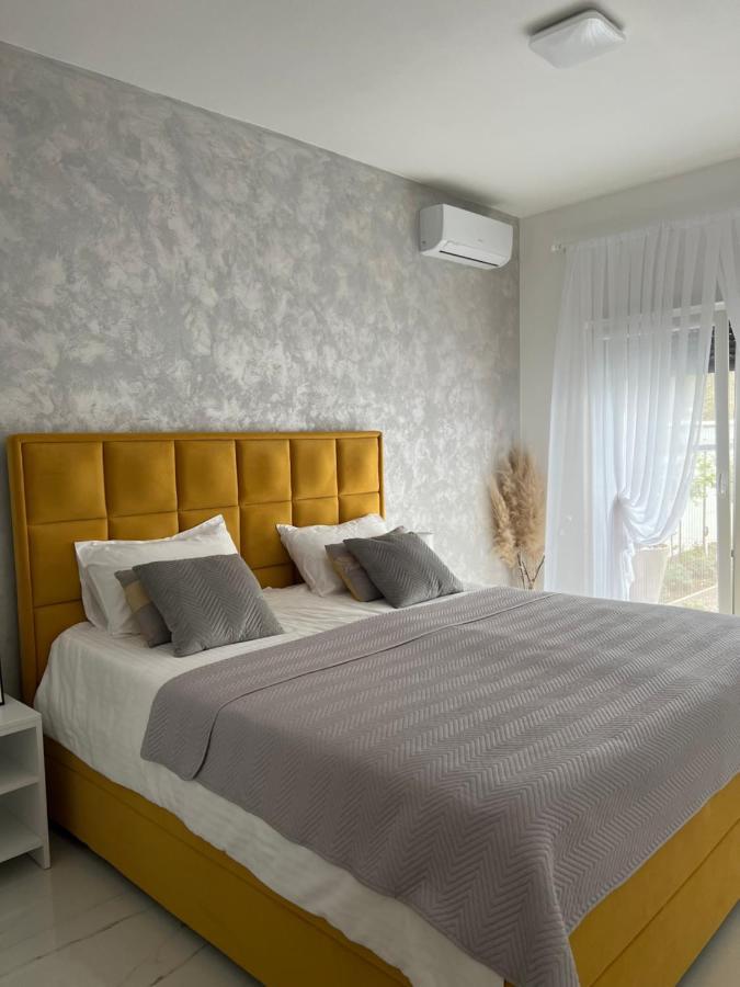 Willa River Luxury House